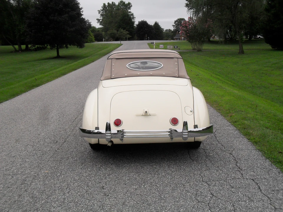 1937 Cord 810 & 812 - Image 15 of 31