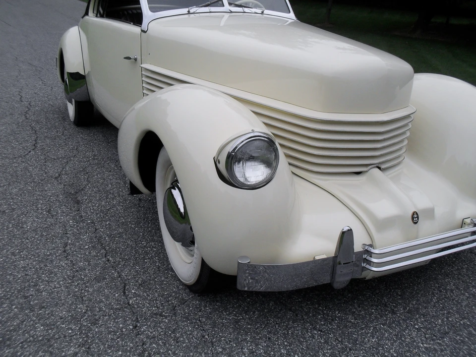 1937 Cord 810 & 812 - Image 20 of 31
