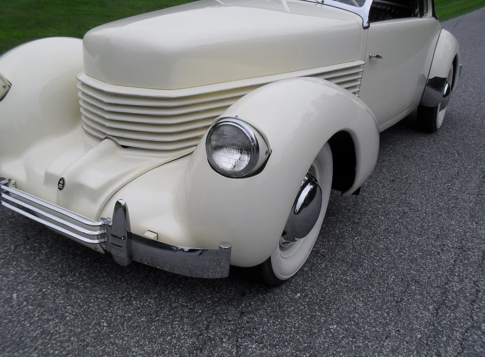 1937 Cord 810 & 812 - Image 21 of 31