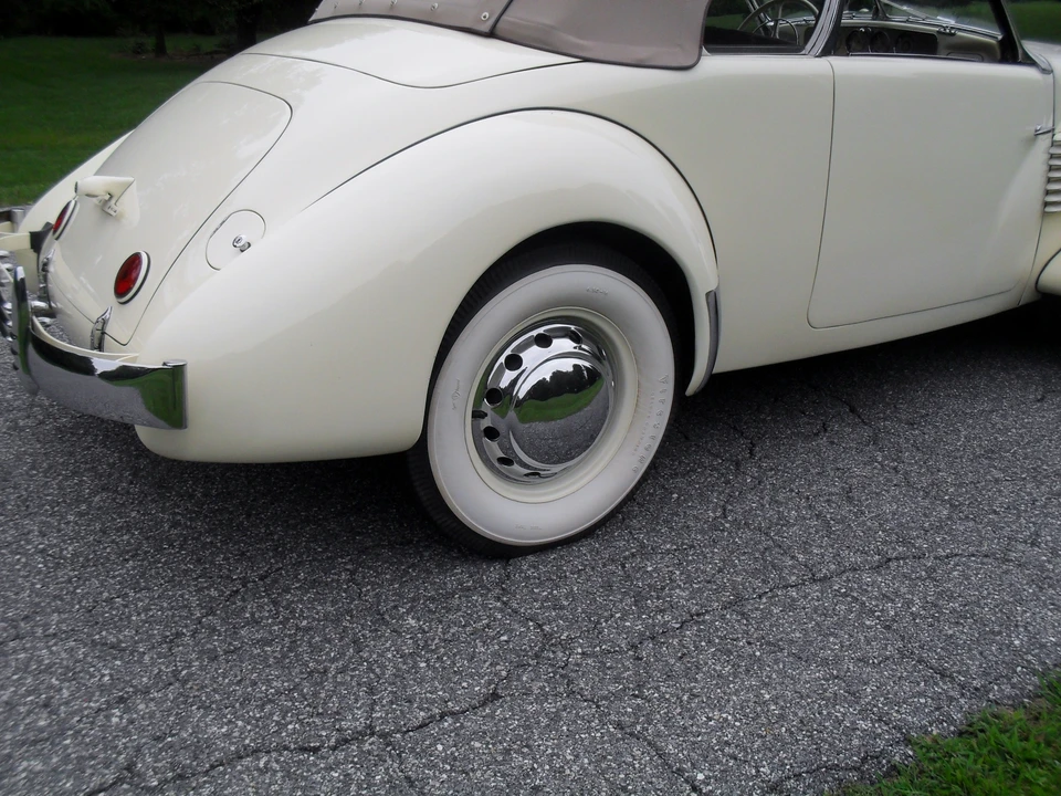 1937 Cord 810 & 812 - Image 29 of 31