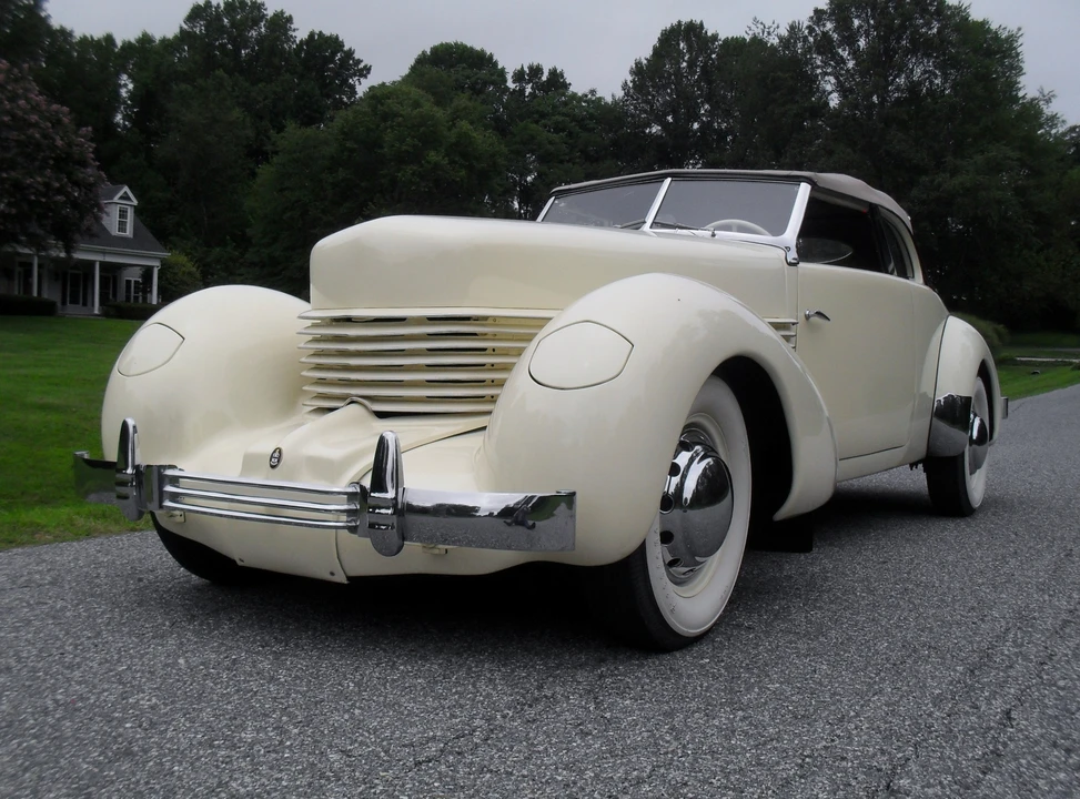 1937 Cord 810 & 812 - Image 7 of 31