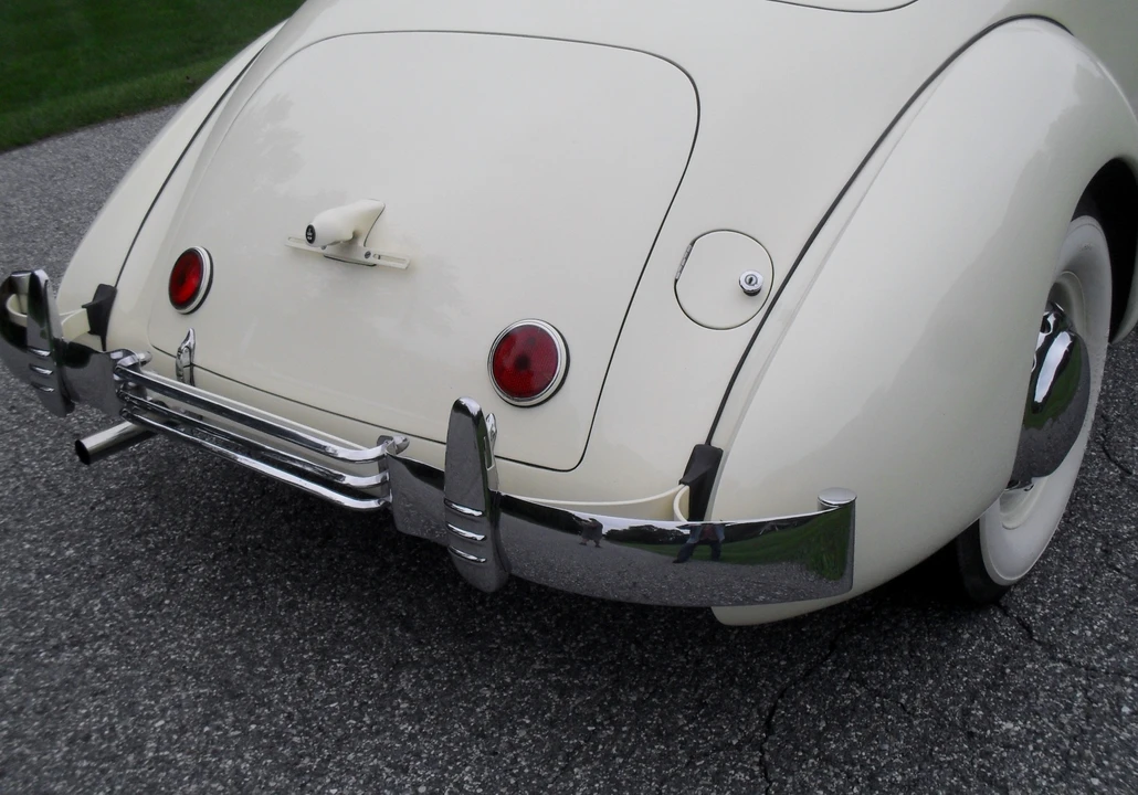 1937 Cord 810 & 812 - Image 28 of 31