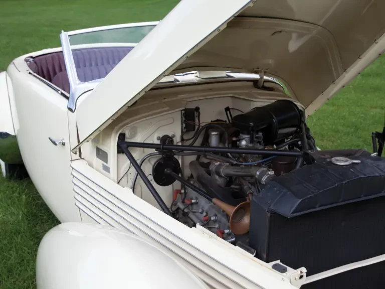 1937 Cord 810 & 812 - Image 17 of 31