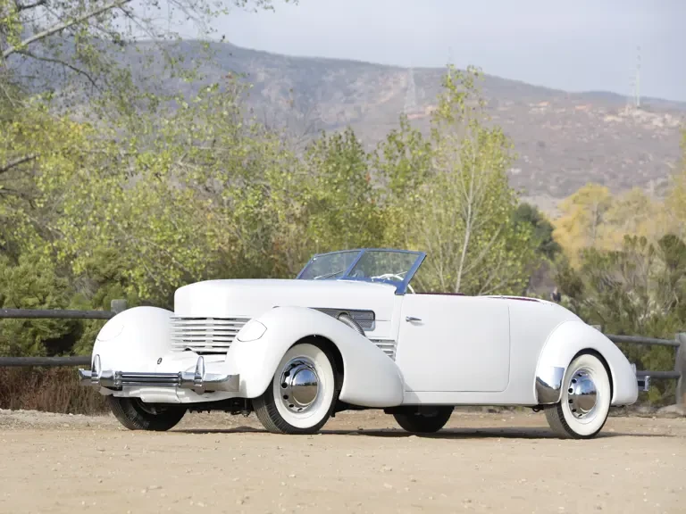 1937 Cord 810 & 812 - Image 2 of 19