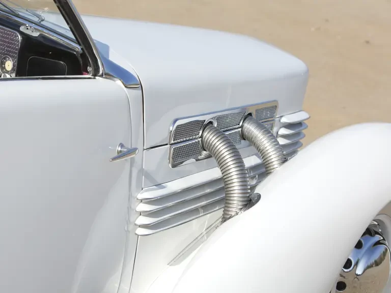1937 Cord 810 & 812 - Image 8 of 19