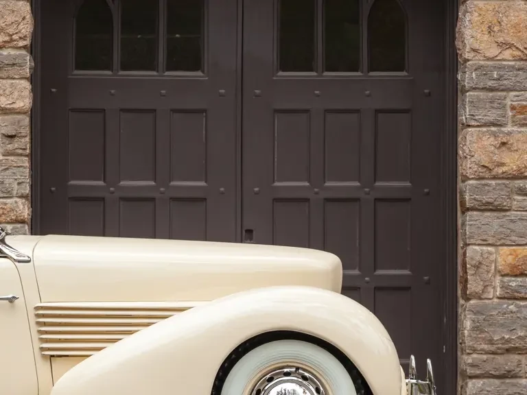 1937 Cord 810 & 812 - Image 10 of 23