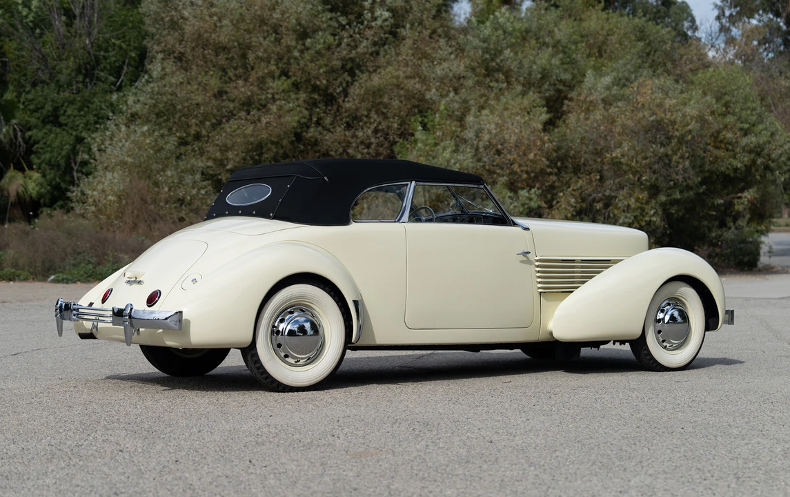 1937 Cord 810 & 812 - Image 4 of 25