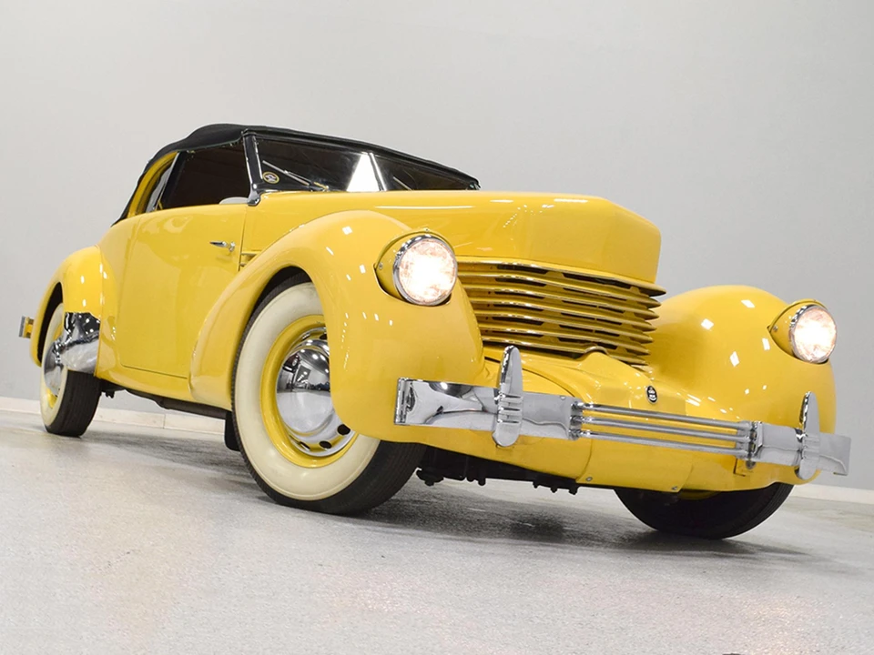1937 Cord 810 & 812 - Image 17 of 31