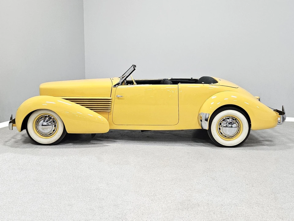 1937 Cord 810 & 812 - Image 4 of 31