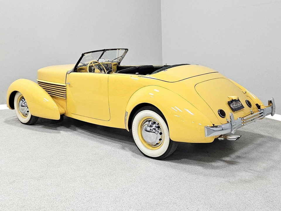 1937 Cord 810 & 812 - Image 6 of 31