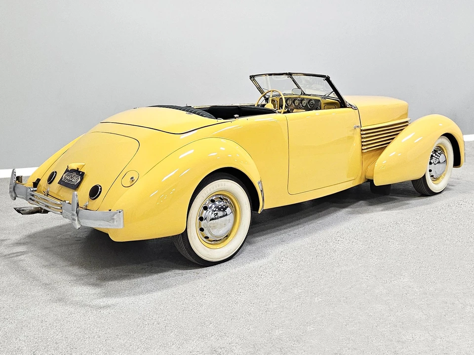 1937 Cord 810 & 812 - Image 10 of 31