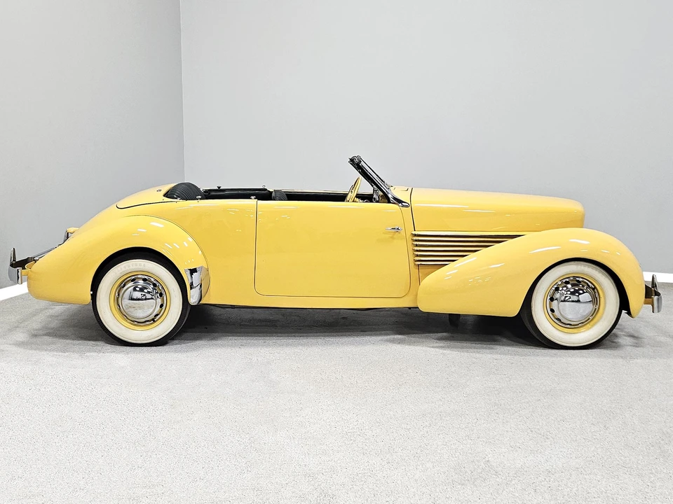 1937 Cord 810 & 812 - Image 12 of 31