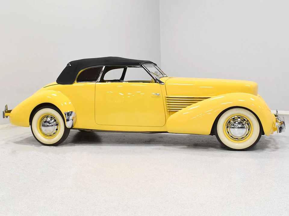 1937 Cord 810 & 812 - Image 13 of 31