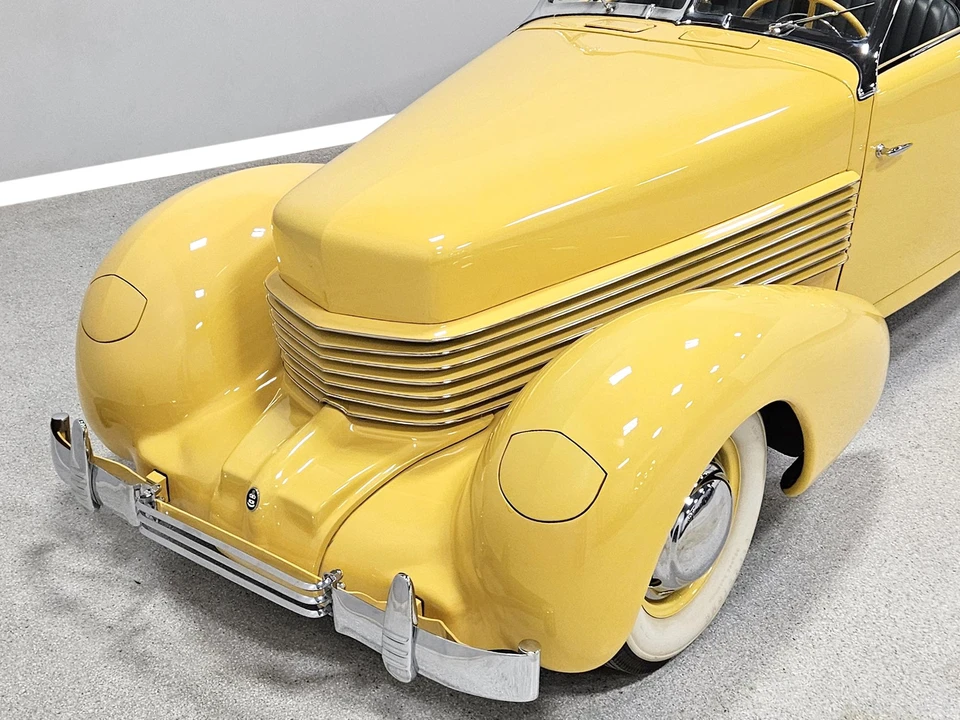 1937 Cord 810 & 812 - Image 30 of 31