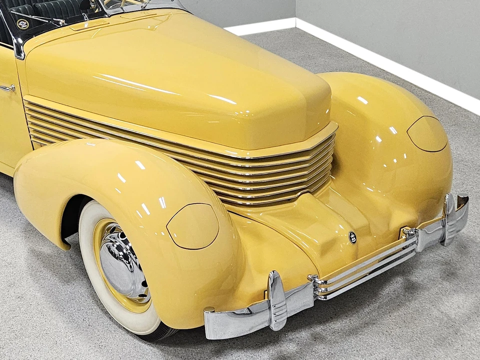 1937 Cord 810 & 812 - Image 31 of 31
