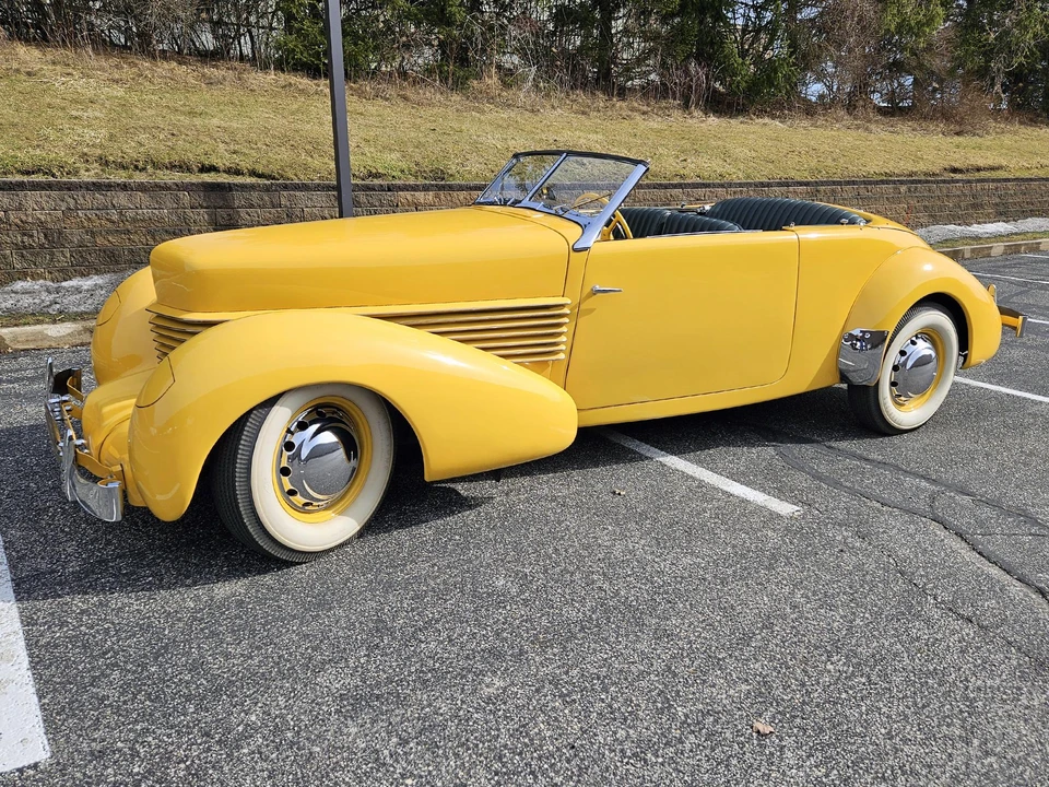 1937 Cord 810 & 812 - Image 20 of 31