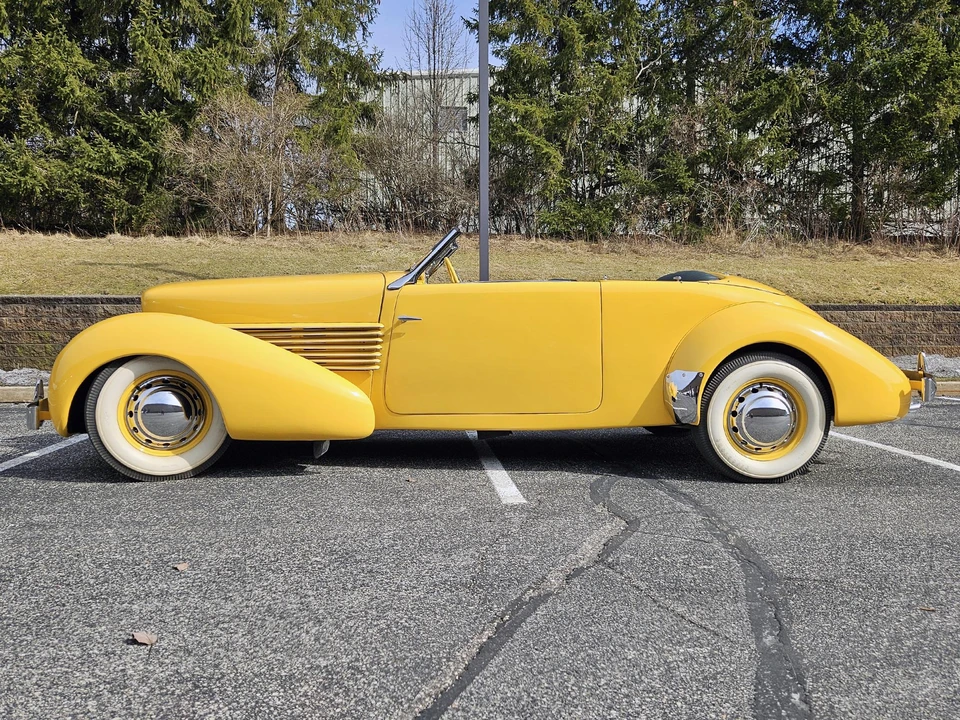 1937 Cord 810 & 812 - Image 21 of 31