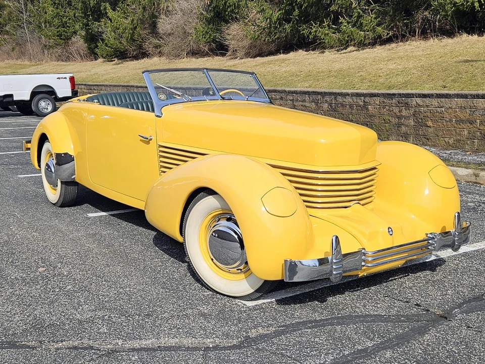 1937 Cord 810 & 812 - Image 25 of 31