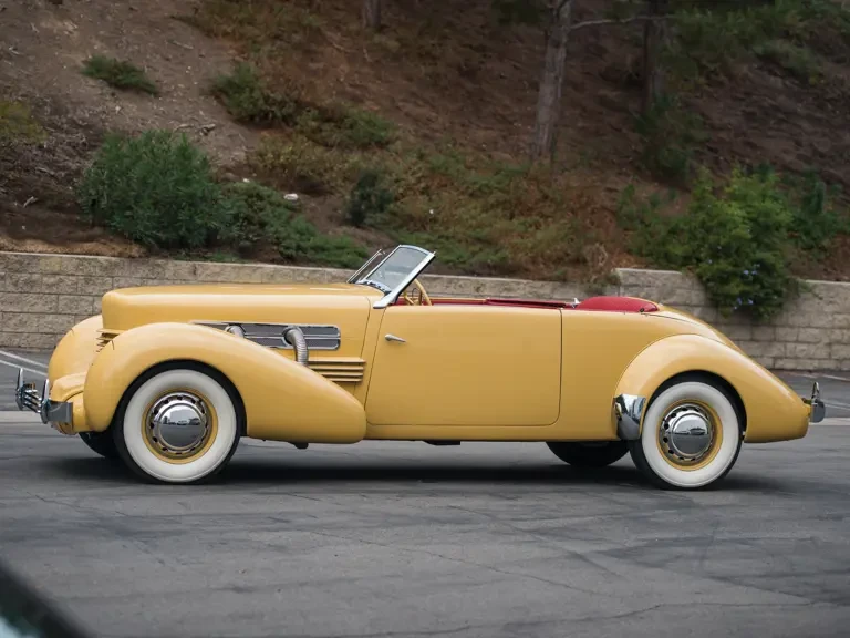 1937 Cord 810 & 812 - Image 6 of 24