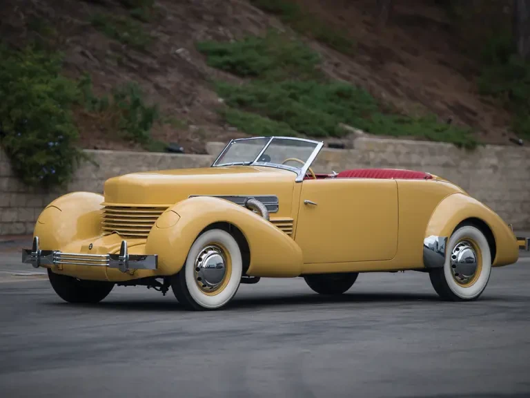 1937 Cord 810 & 812 - Image 2 of 24
