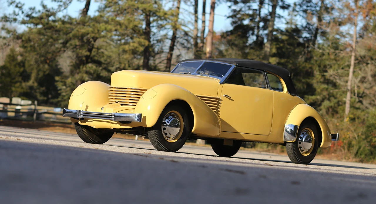 1937 Cord 810 & 812 - Image 8 of 19