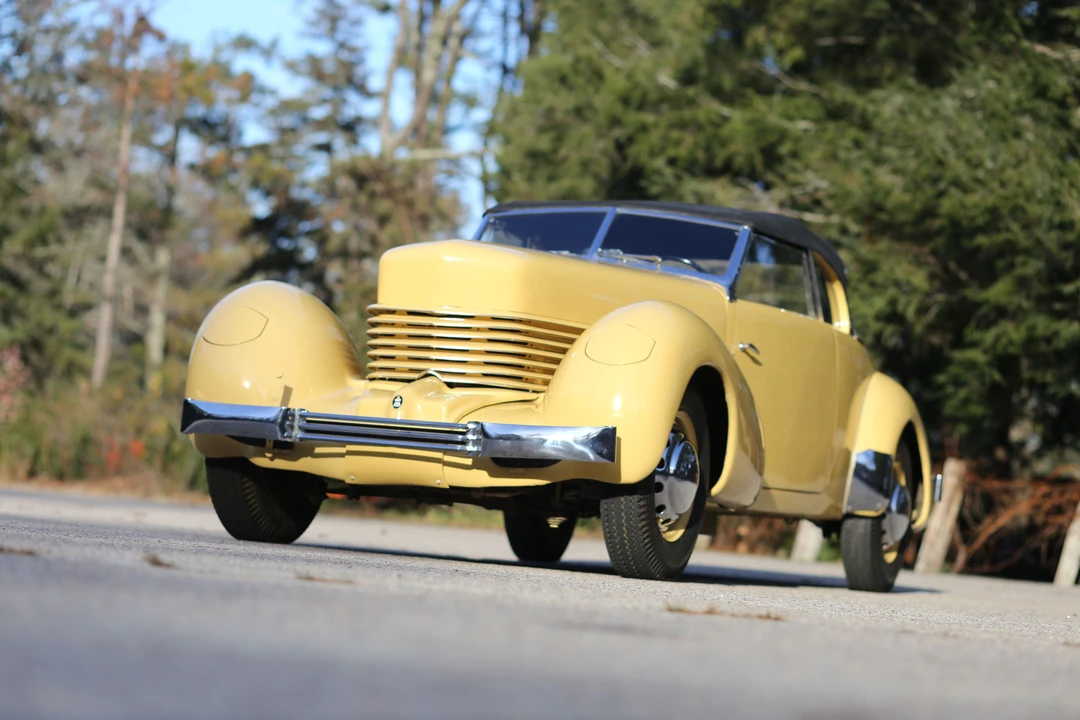 1937 Cord 810 & 812 - Image 5 of 19