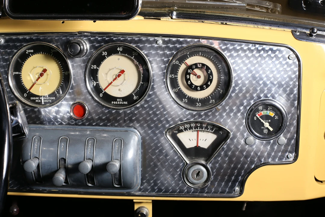 1937 Cord 810 & 812 - Image 10 of 19
