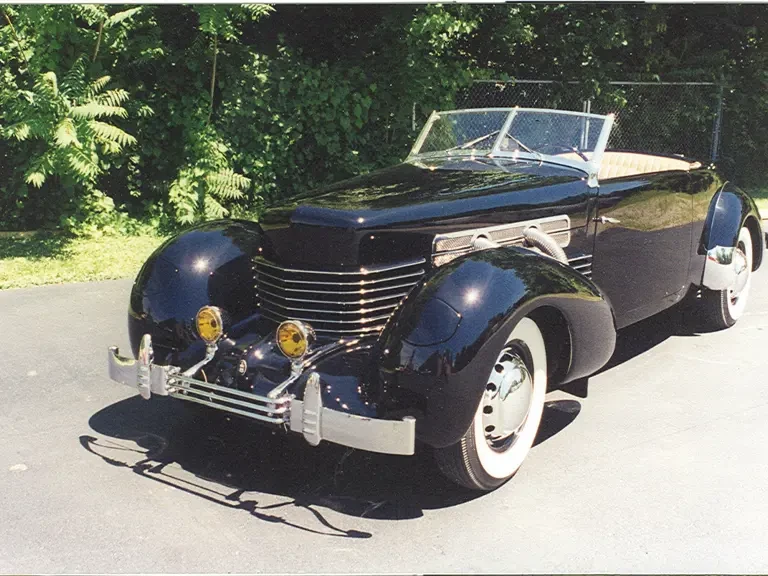 1937 Cord 810 & 812 - Image 2 of 2