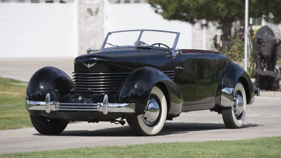 1937 Cord 810 & 812 - Image 2 of 15