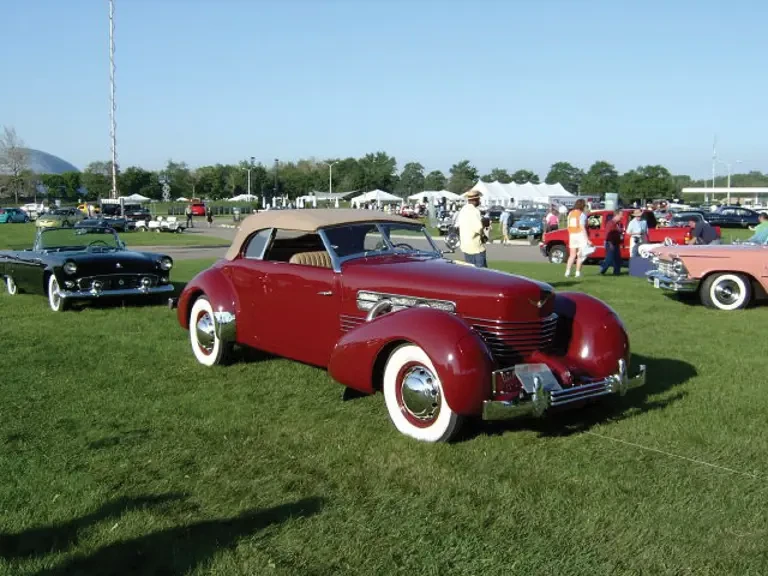1937 Cord 810 & 812 - Image 2 of 2