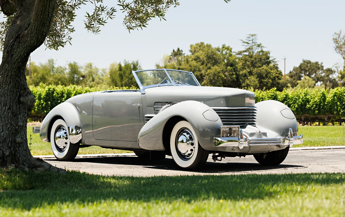 1937 Cord 810 & 812 - Image 14 of 31