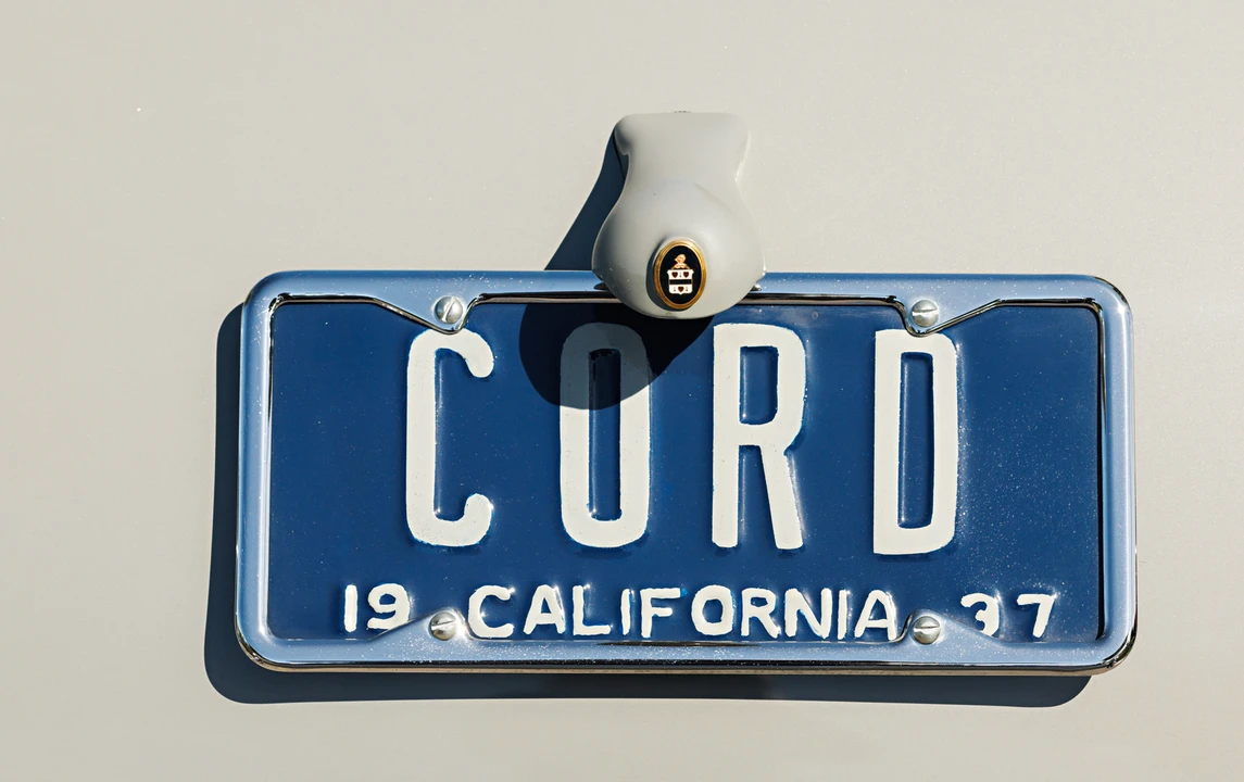 1937 Cord 810 & 812 - Image 23 of 31