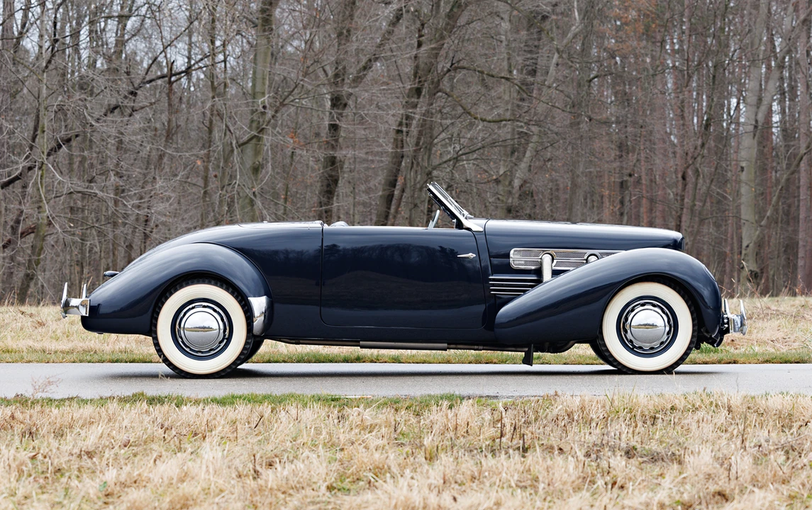 1937 Cord 810 & 812 - Image 2 of 23