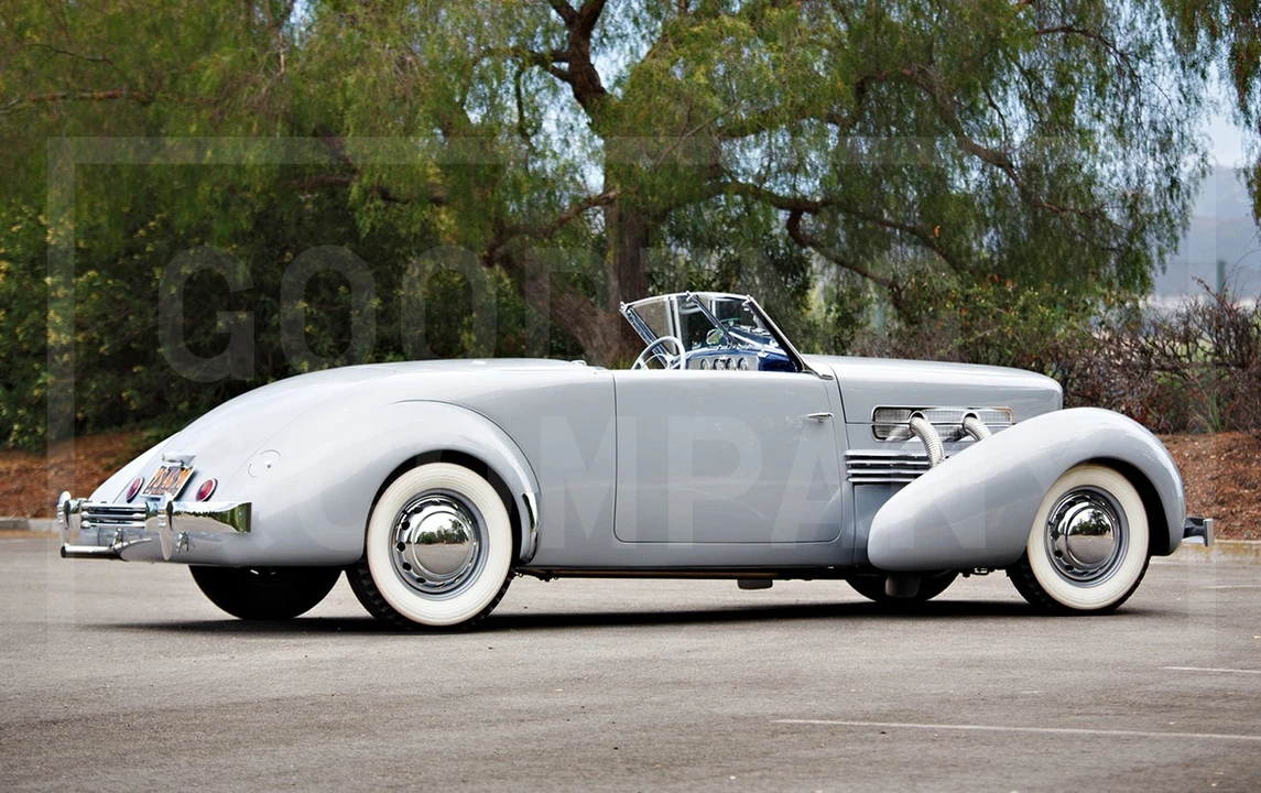 1937 Cord 810 & 812 - Image 8 of 17