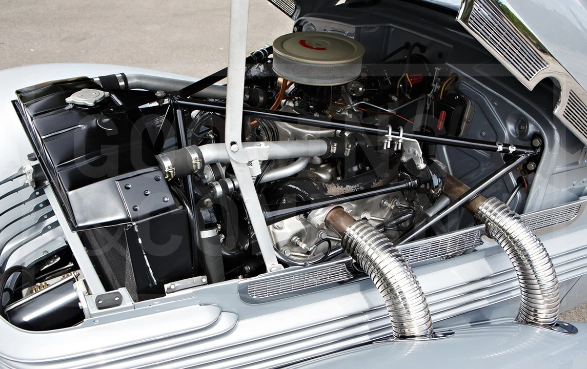 1937 Cord 810 & 812 - Image 15 of 17