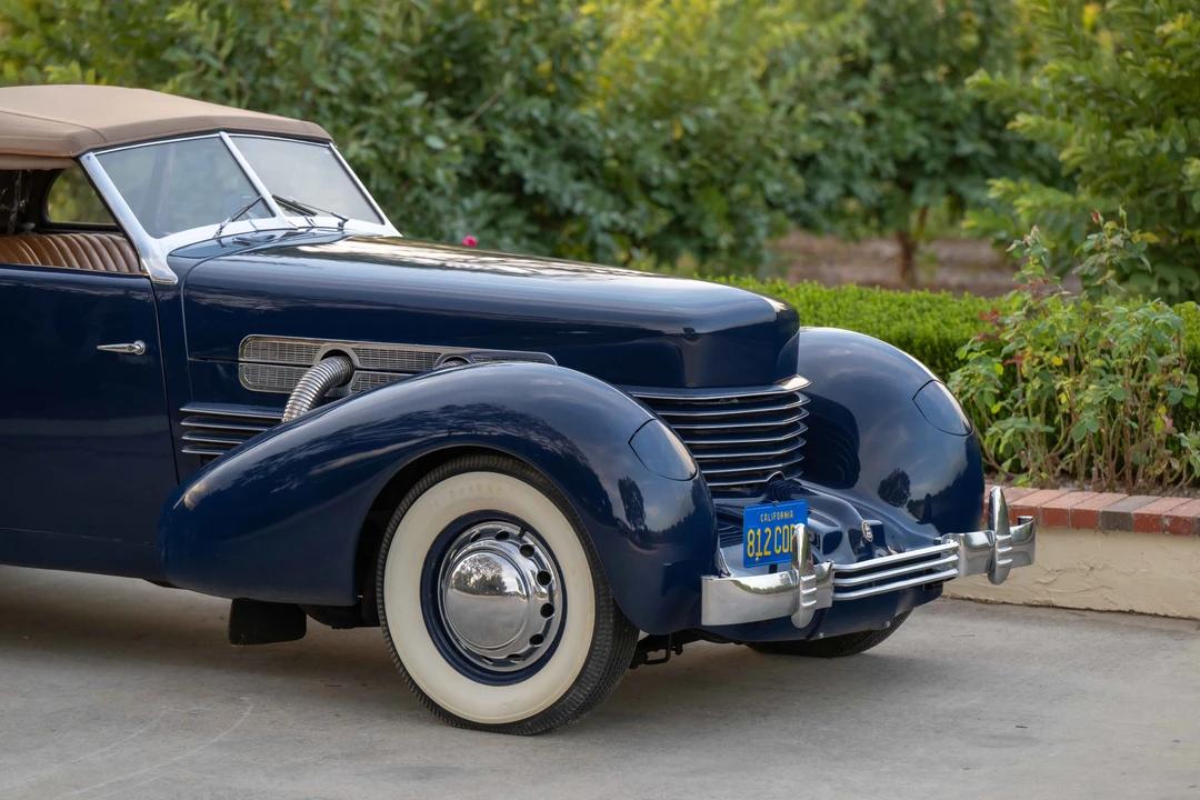 1937 Cord 810 & 812 - Image 13 of 31