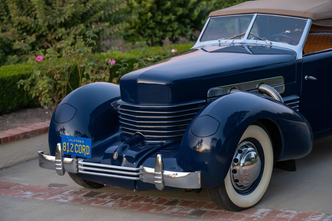 1937 Cord 810 & 812 - Image 14 of 31