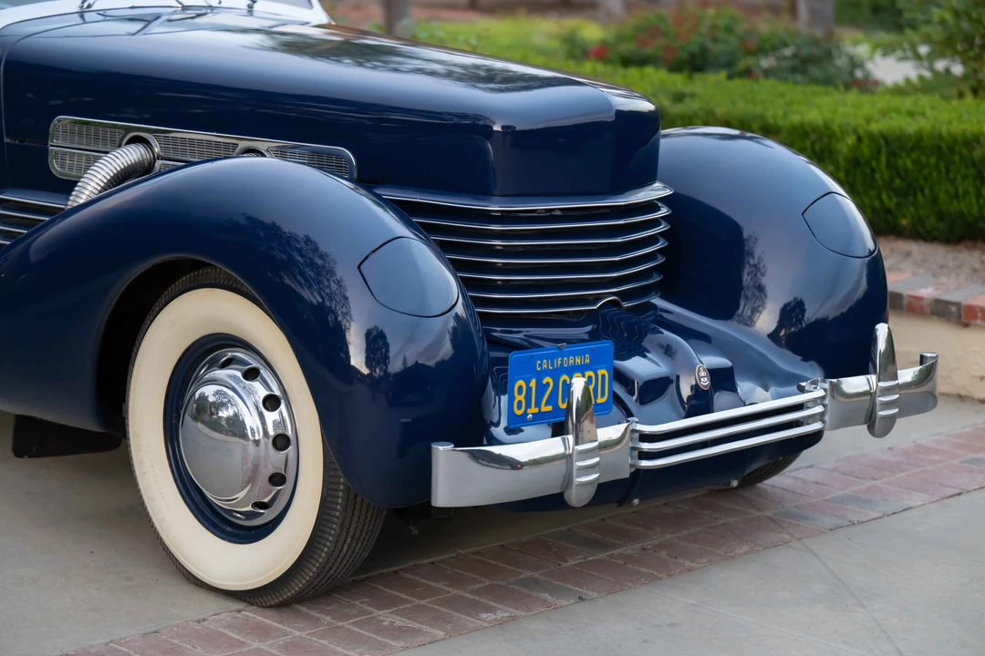 1937 Cord 810 & 812 - Image 24 of 31