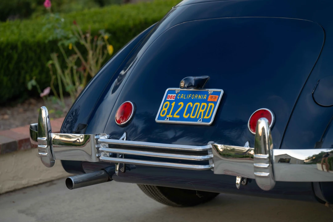 1937 Cord 810 & 812 - Image 28 of 31