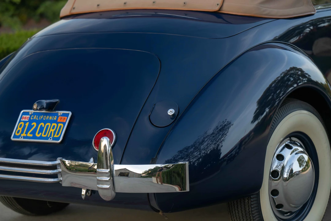 1937 Cord 810 & 812 - Image 29 of 31