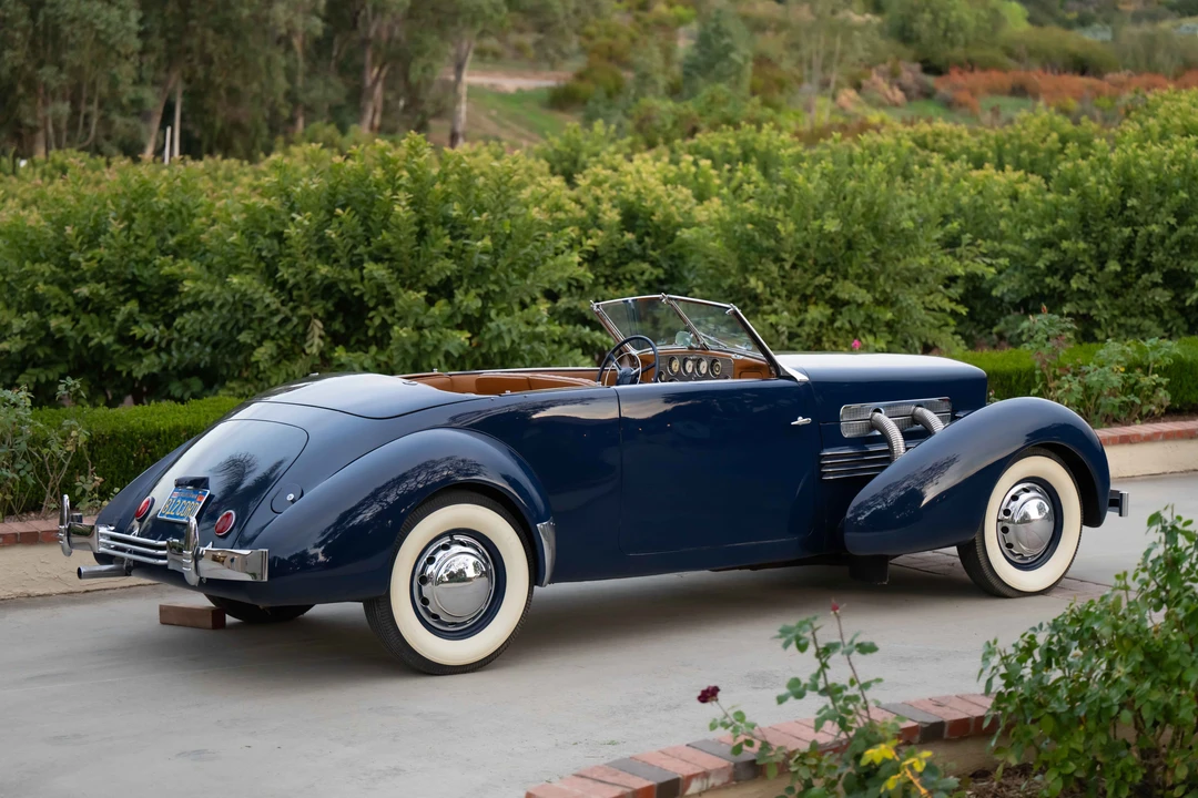1937 Cord 810 & 812 - Image 3 of 31