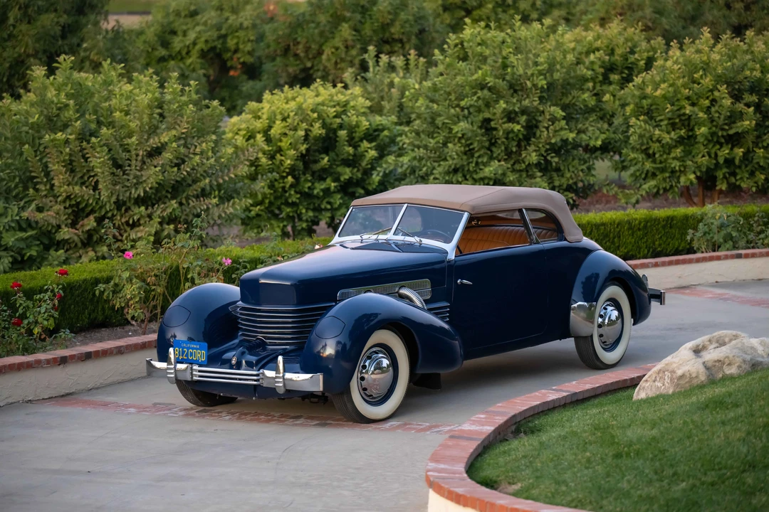 1937 Cord 810 & 812 - Image 4 of 31