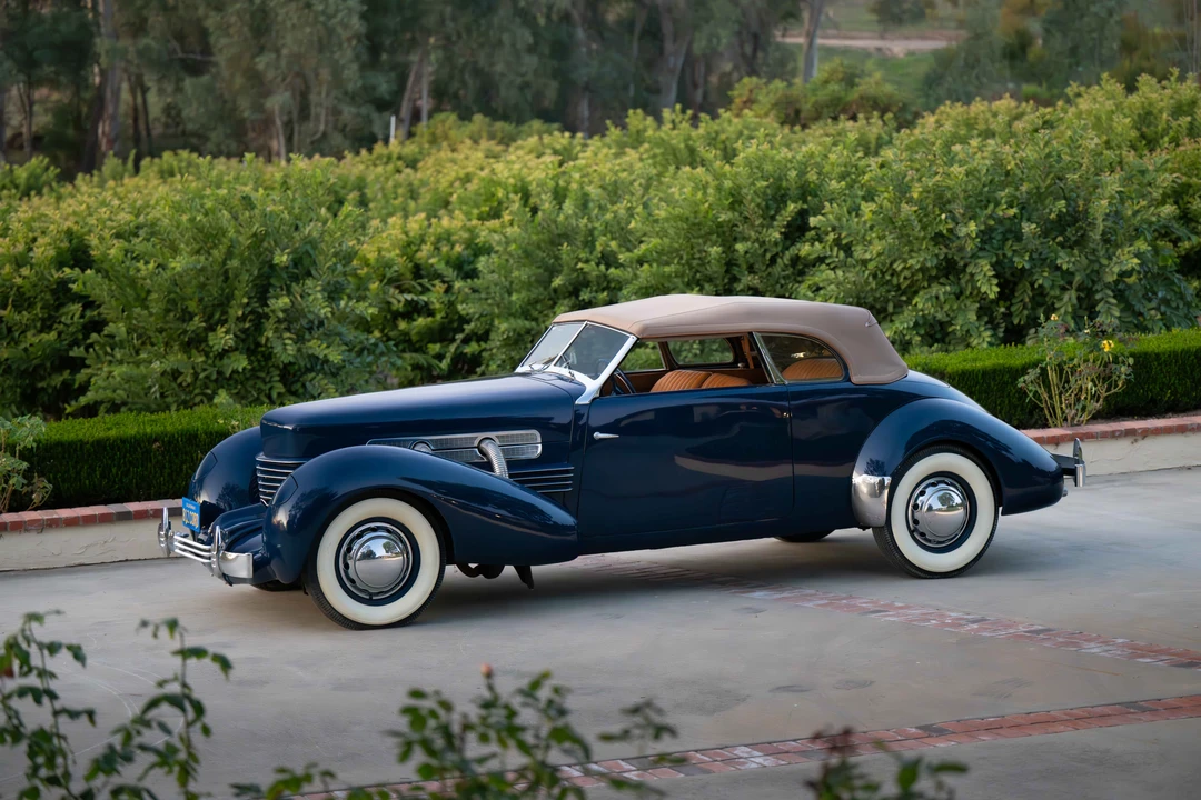 1937 Cord 810 & 812 - Image 5 of 31
