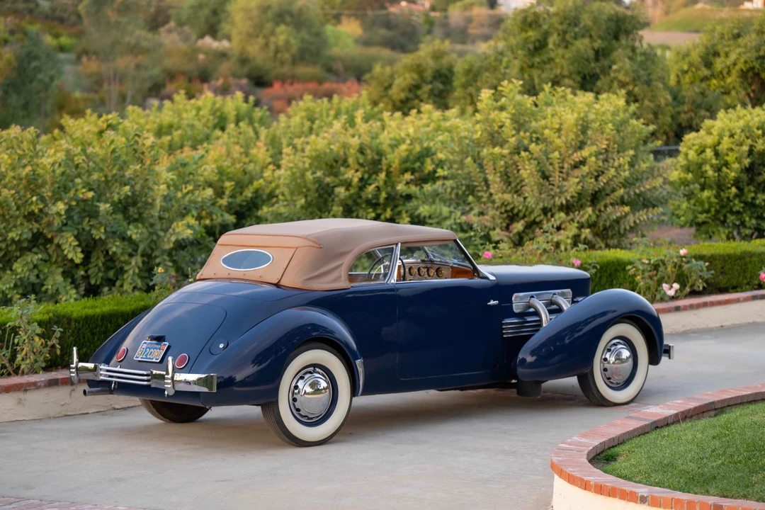 1937 Cord 810 & 812 - Image 6 of 31