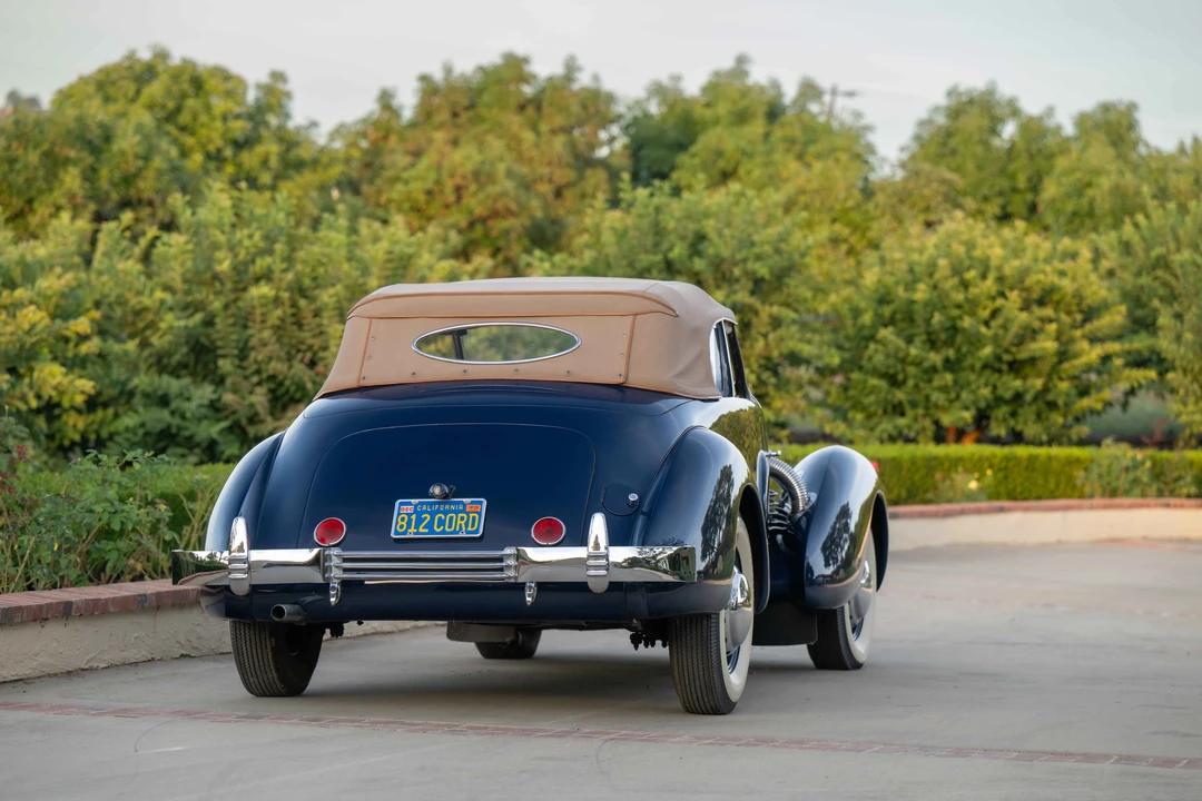 1937 Cord 810 & 812 - Image 7 of 31