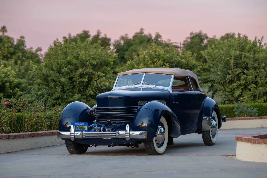 1937 Cord 810 & 812 - Image 9 of 31