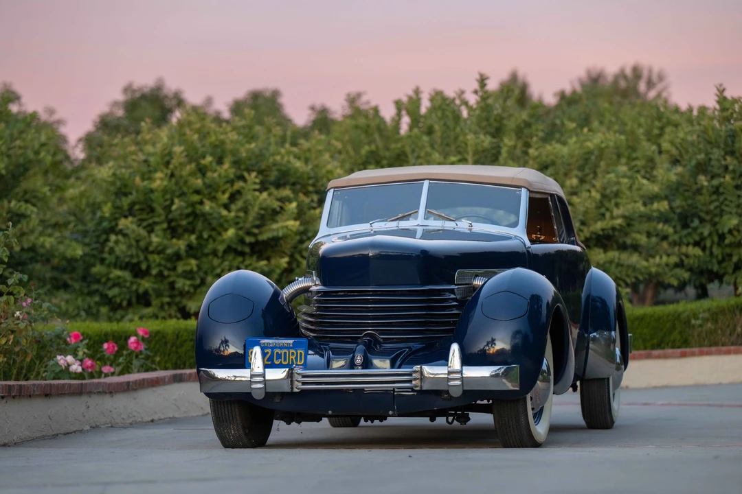 1937 Cord 810 & 812 - Image 10 of 31