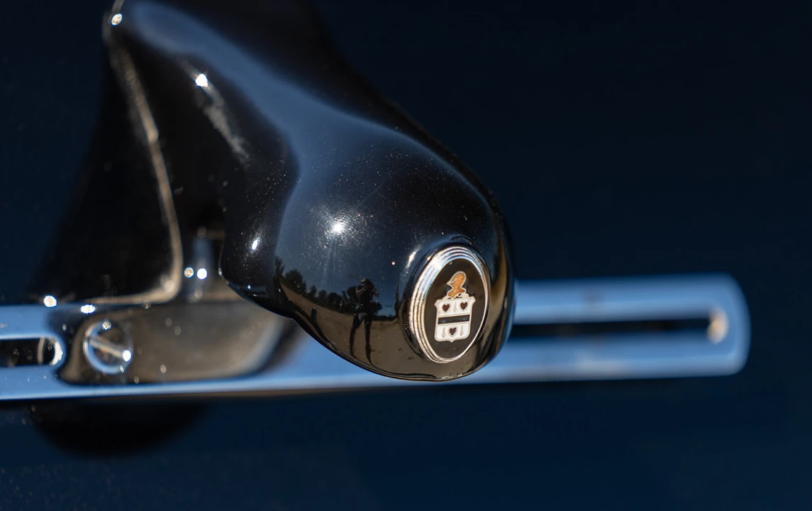 1937 Cord 810 & 812 - Image 15 of 31