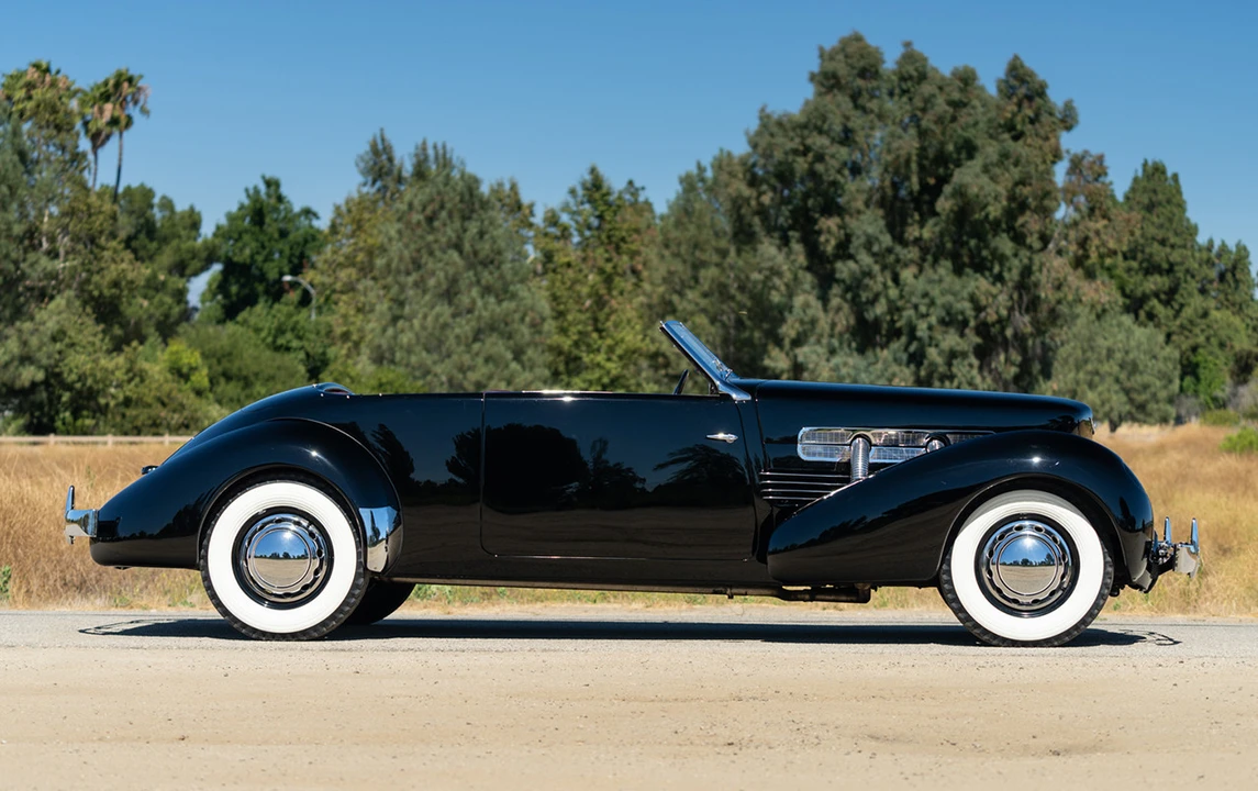 1937 Cord 810 & 812 - Image 6 of 31
