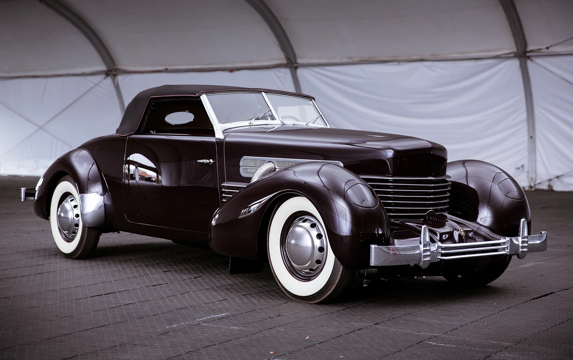 1937 Cord 810 & 812 - Image 1 of 19